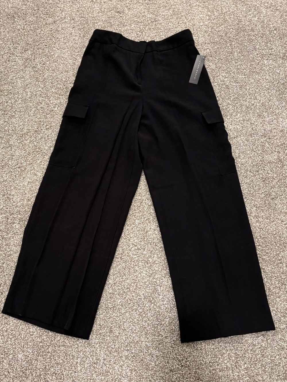 NWT Investments Women’s wide leg cargo pant 
Black 
Size medium short